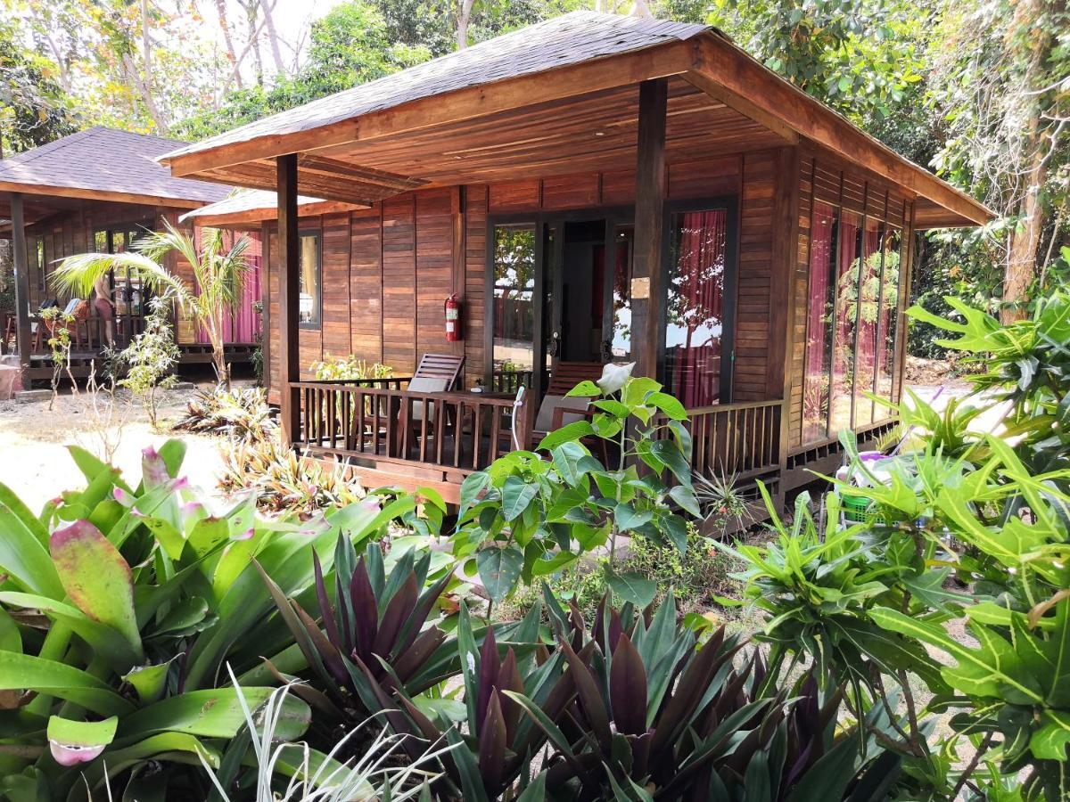 Coral Garden Resort Ko Kradan Exterior foto